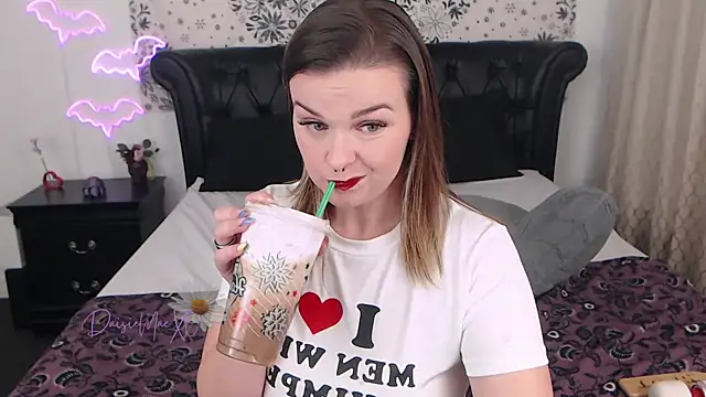 DaisieMaeXO online show from 12/18/25, 11:00