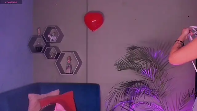 Sussy Bell01 online show from 02/20/25, 06:02