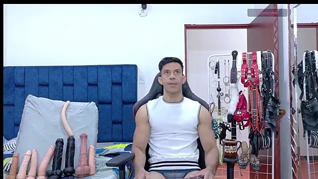 JoseRumbero26 online show from 04/18/26, 01:04