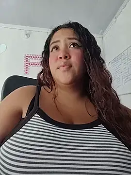 Snapshot of I_am_yours- chatting on 06/06/26, 04:12 I am yours- online show from 06/06/26, 04:12