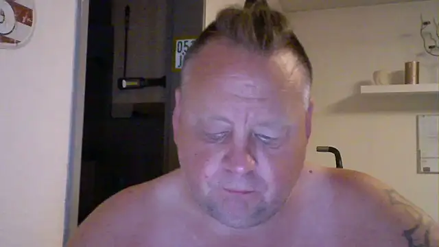 Snapshot of pimmelmann3 chatting on 06/16/26, 08:44 pimmelmann3 online show from 06/16/26, 08:44