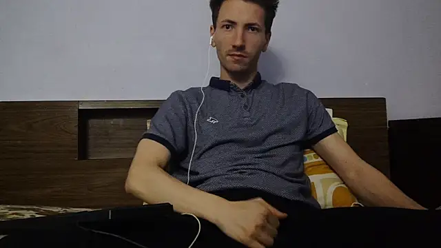  Hocthus  online show from 01/05/25, 09:57