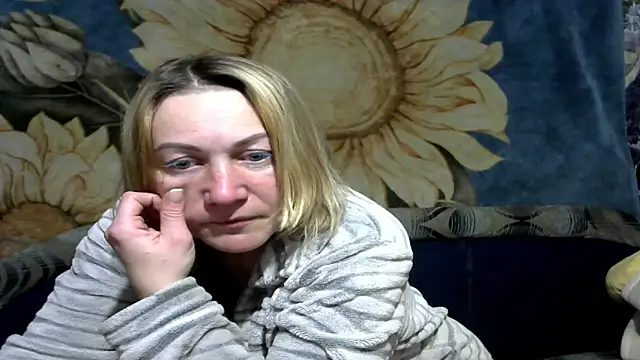 wLESLYMOSw online show from 03/07/26, 07:33