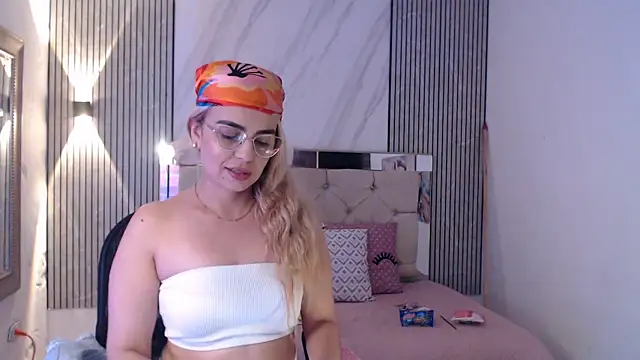 ashley  tylor online show from 03/29/26, 02:33