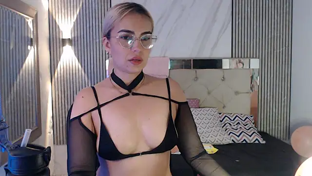 ashley  tylor online show from 05/17/26, 07:17