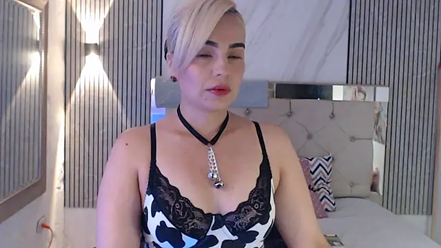 Snapshot of ashley__tylor chatting on 06/13/26, 07:45 ashley tylor online show from 06/13/26, 07:45