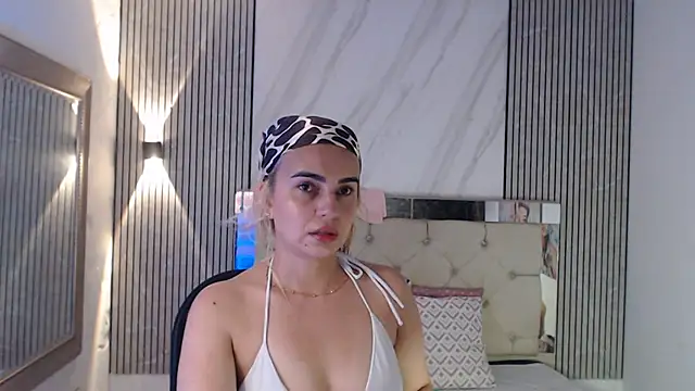 Snapshot of ashley__tylor chatting on 06/24/26, 07:24 ashley tylor online show from 06/24/26, 07:24