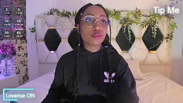 EmmaSanzz  online show from 03/01/25, 11:15