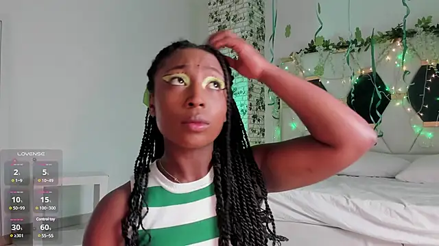 EmmaSanzz  online show from 03/18/25, 11:30