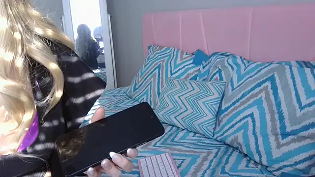 Snapshot of Wishgoddes chatting on 01/12/26, 06:24 Wishgoddes online show from 01/12/26, 06:24