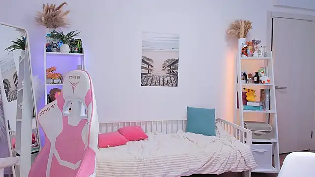 Lily Young online show from 02/08/25, 09:46