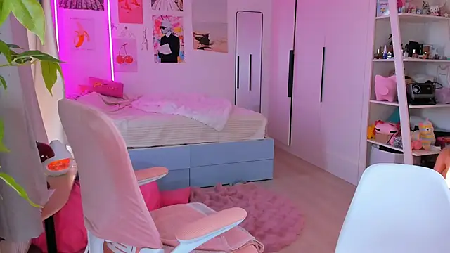 Lily Young online show from 04/22/26, 03:20