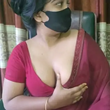 Snapshot of Kotha_-Moni chatting on 11/16/25, 01:22 Kotha -Moni online show from 11/16/25, 01:22