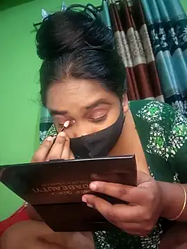 Snapshot of Kotha_-Moni chatting on 01/12/26, 04:23 Kotha -Moni online show from 01/12/26, 04:23