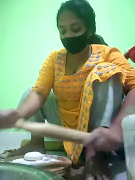 Snapshot of Kotha_-Moni chatting on 02/15/26, 02:36 Kotha -Moni online show from 02/15/26, 02:36