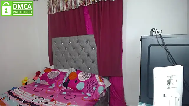 Snapshot of susana2523 chatting on 06/15/26, 03:53 susana2523 online show from 06/15/26, 03:53