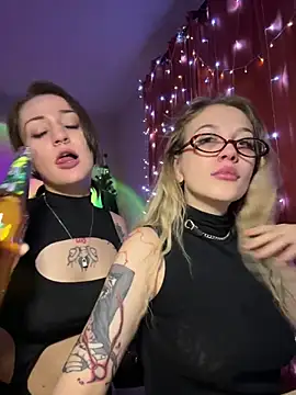 Dooubletroublee online show from 01/18/25, 02:03