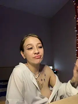 Dooubletroublee online show from 02/23/25, 09:37