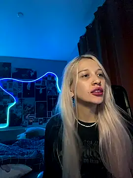 Dooubletroublee online show from 09/17/25, 10:44