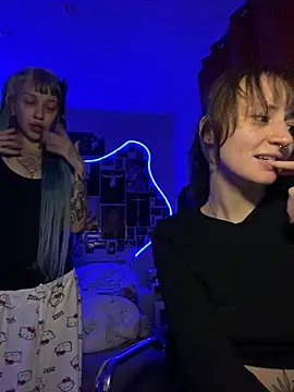 Dooubletroublee online show from 11/08/25, 10:30