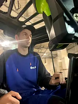 Ricoleckt online show from 09/17/25, 03:24