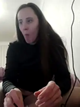 emeli moon online show from 12/15/25, 08:13