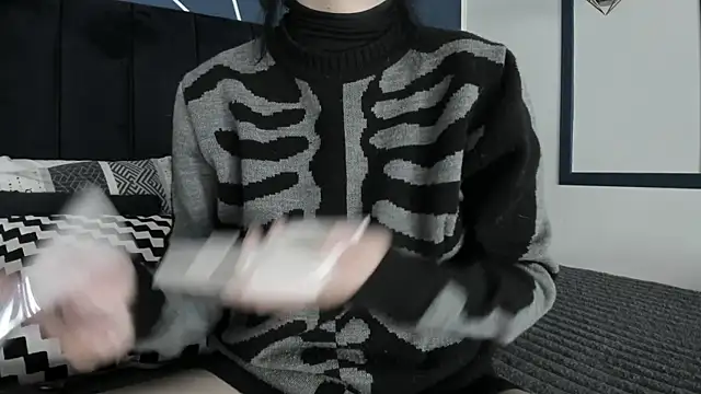 Adeelinee online show from 02/13/25, 07:52