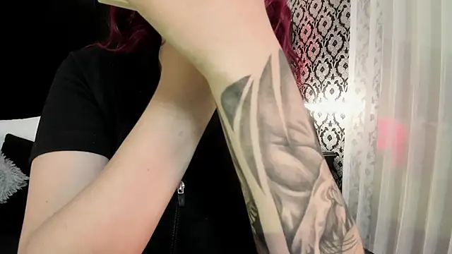 Adeelinee online show from 09/22/25, 07:38