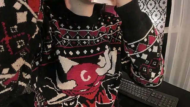 Adeelinee online show from 12/18/25, 08:04