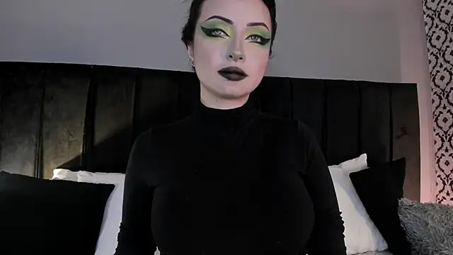 Snapshot of Adeelinee chatting on 06/11/26, 12:32 Adeelinee online show from 06/11/26, 12:32
