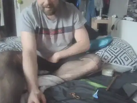 Prehistorixxx2686 online show from 03/15/25, 12:24