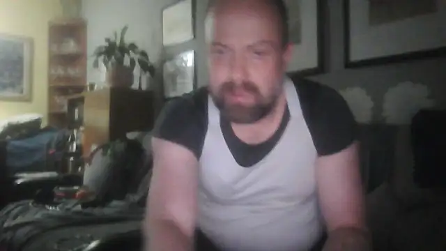 Snapshot of Prehistorixxx2686 chatting on 05/18/26, 11:32 Prehistorixxx2686 online show from 05/18/26, 11:32