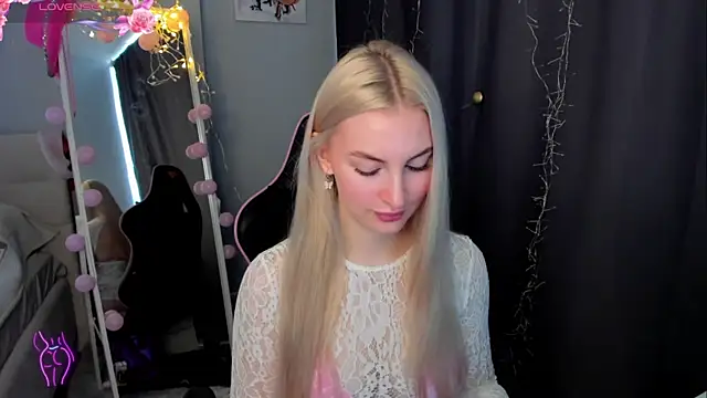 Kimmy powell online show from 03/24/26, 03:00