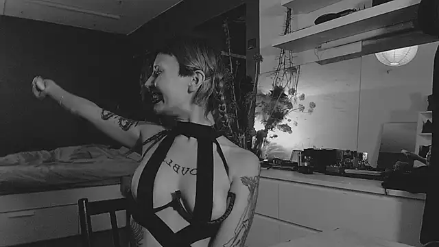 Snapshot of god_x_girl chatting on 12/12/24, 07:26 god x girl online show from 12/12/24, 07:26