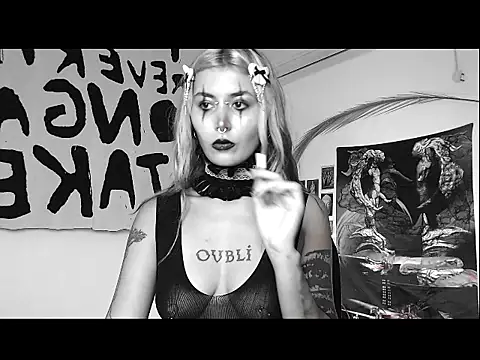 god x girl online show from 11/12/25, 09:47