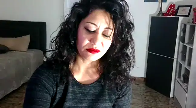 danasantoreal online show from 12/18/24, 03:55