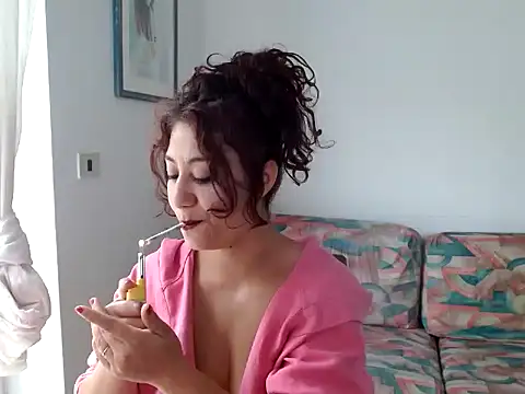 danasantoreal online show from 09/17/25, 02:30