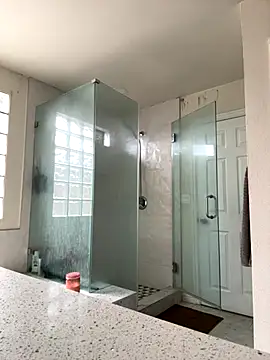 El Gizmo online show from 09/28/25, 04:34