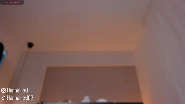 hanna lee02 online show from 04/01/26, 12:28