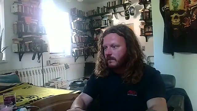 Snapshot of sunr1sa chatting on 06/11/26, 04:38 sunr1sa online show from 06/11/26, 04:38