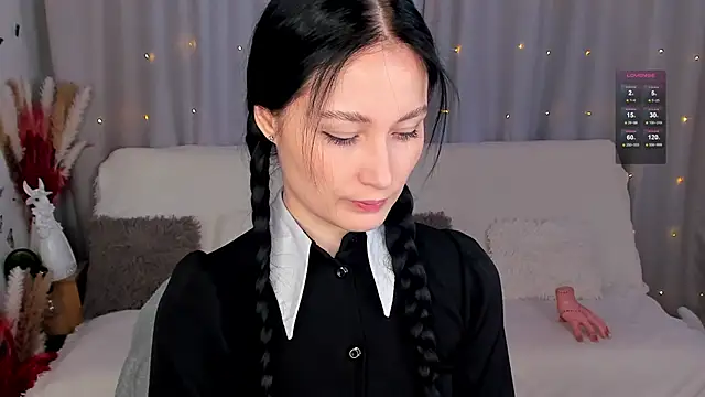 Snapshot of LisaMooore chatting on 02/13/25, 12:32 LisaMooore online show from 02/13/25, 12:32