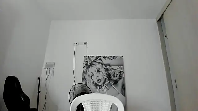 Snapshot of _juliana_star_ chatting on 02/12/26, 08:48 juliana star online show from 02/12/26, 08:48