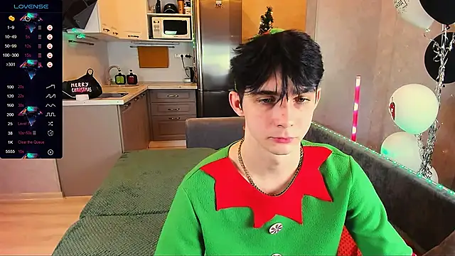 Aaron Boom online show from 12/25/24, 11:31