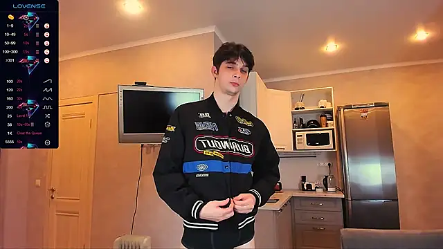 Aaron Boom online show from 01/25/25, 02:37