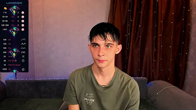 Aaron Boom online show from 09/18/25, 10:34