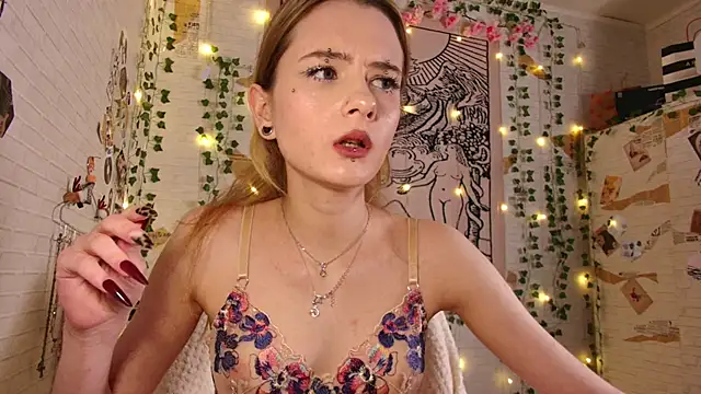 summerhazeee online show from 02/03/26, 06:02