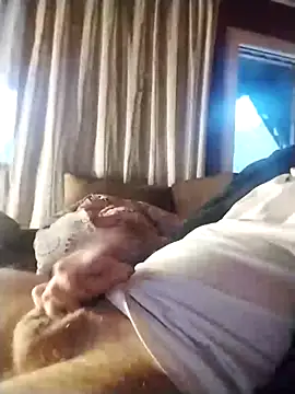 tomee83 online show from 11/30/25, 06:17