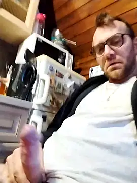 tomee83 online show from 01/07/26, 06:38