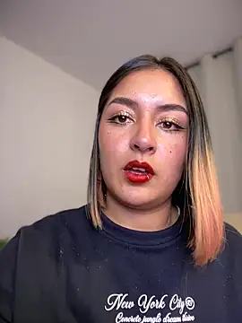 Snapshot of Rae_Lil_White chatting on 02/06/25, 11:26 Rae Lil White online show from 02/06/25, 11:26