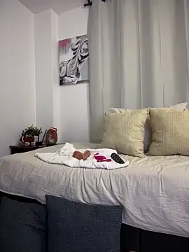 Snapshot of Rae_Lil_White chatting on 02/07/25, 11:24 Rae Lil White online show from 02/07/25, 11:24